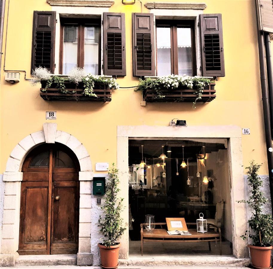 S. Trinita 18, Suites & Rooms Trento Exteriör bild
