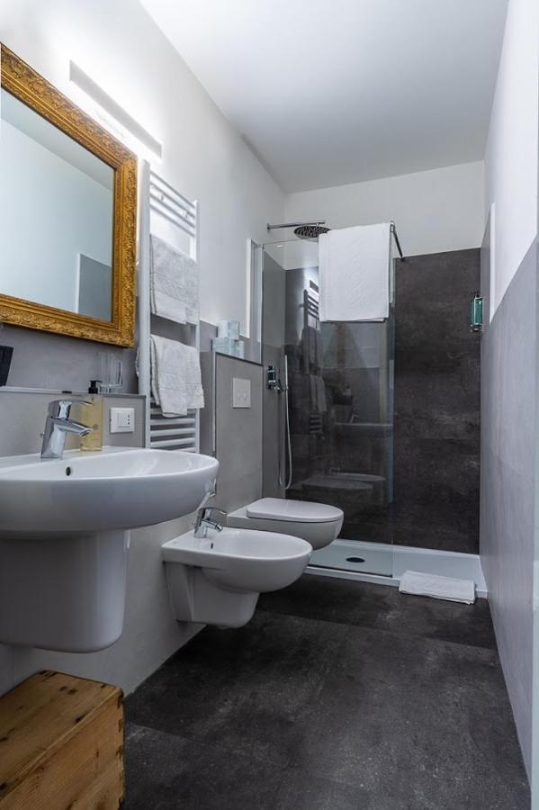 S. Trinita 18, Suites & Rooms Trento Exteriör bild