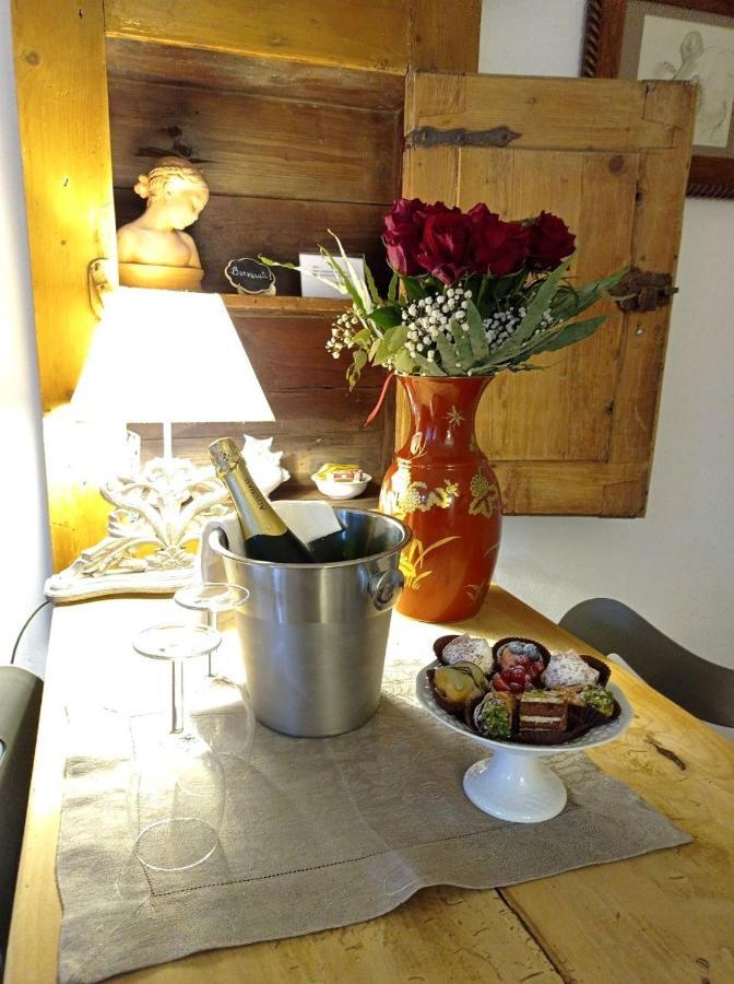 S. Trinita 18, Suites & Rooms Trento Exteriör bild