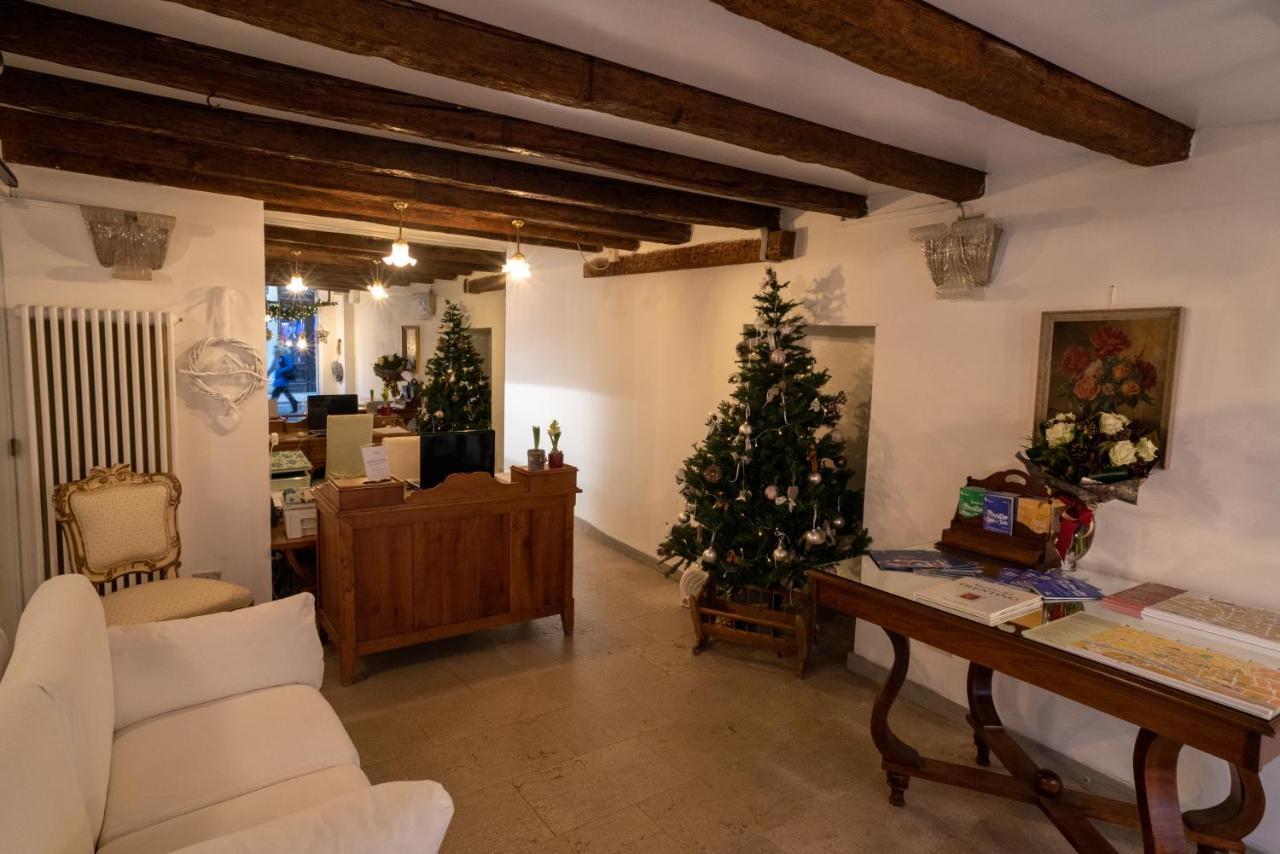 S. Trinita 18, Suites & Rooms Trento Exteriör bild
