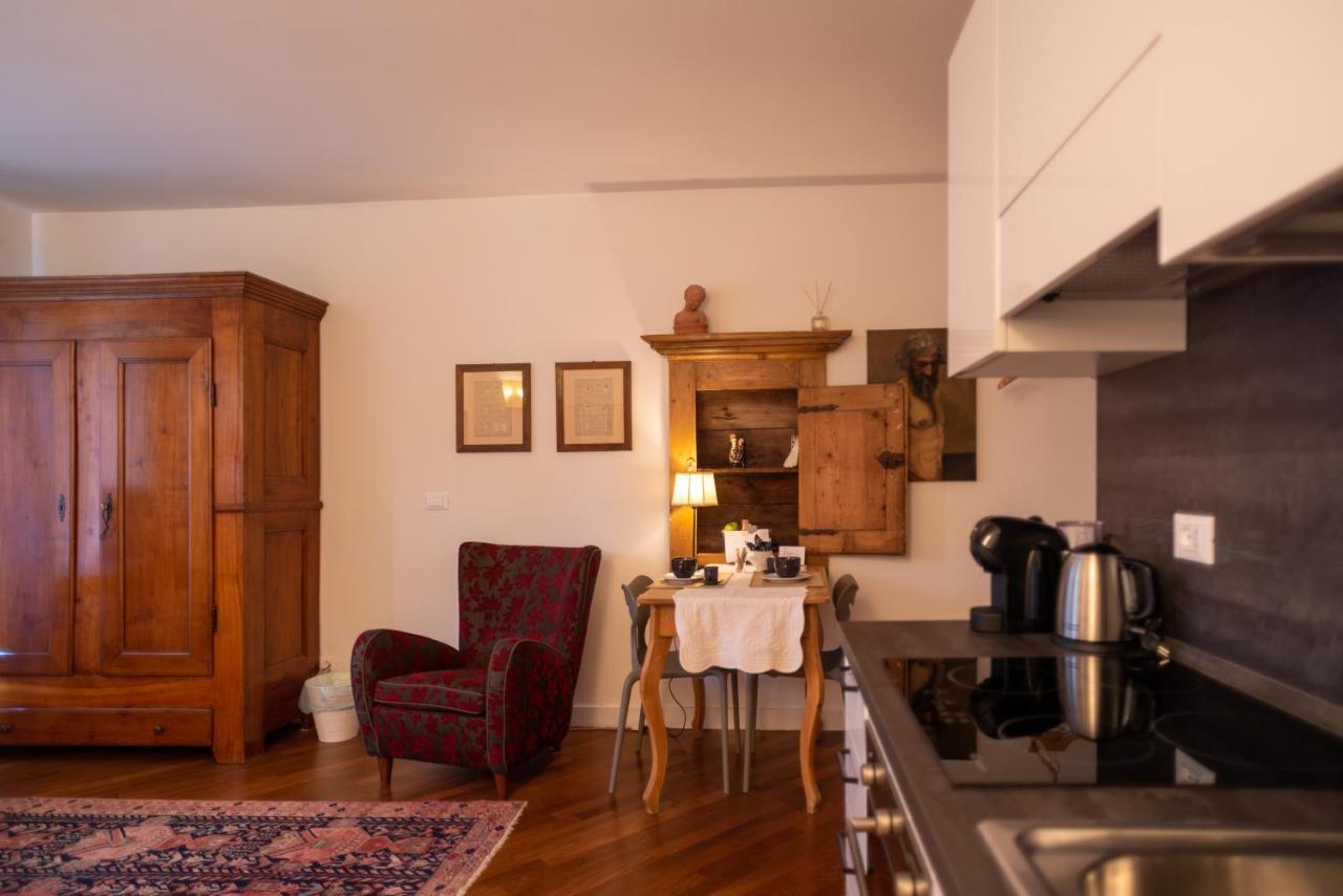 S. Trinita 18, Suites & Rooms Trento Exteriör bild